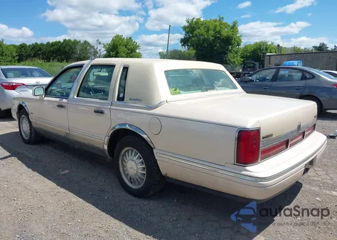 1996 Lincoln Town Car Cartier z USA, uszkodzony, nr VIN 1LNLM83W8TY685835